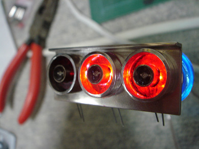 knight103.jpg(37090 byte)