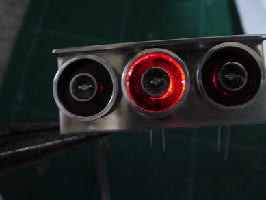 knight99.jpg(27946 byte)